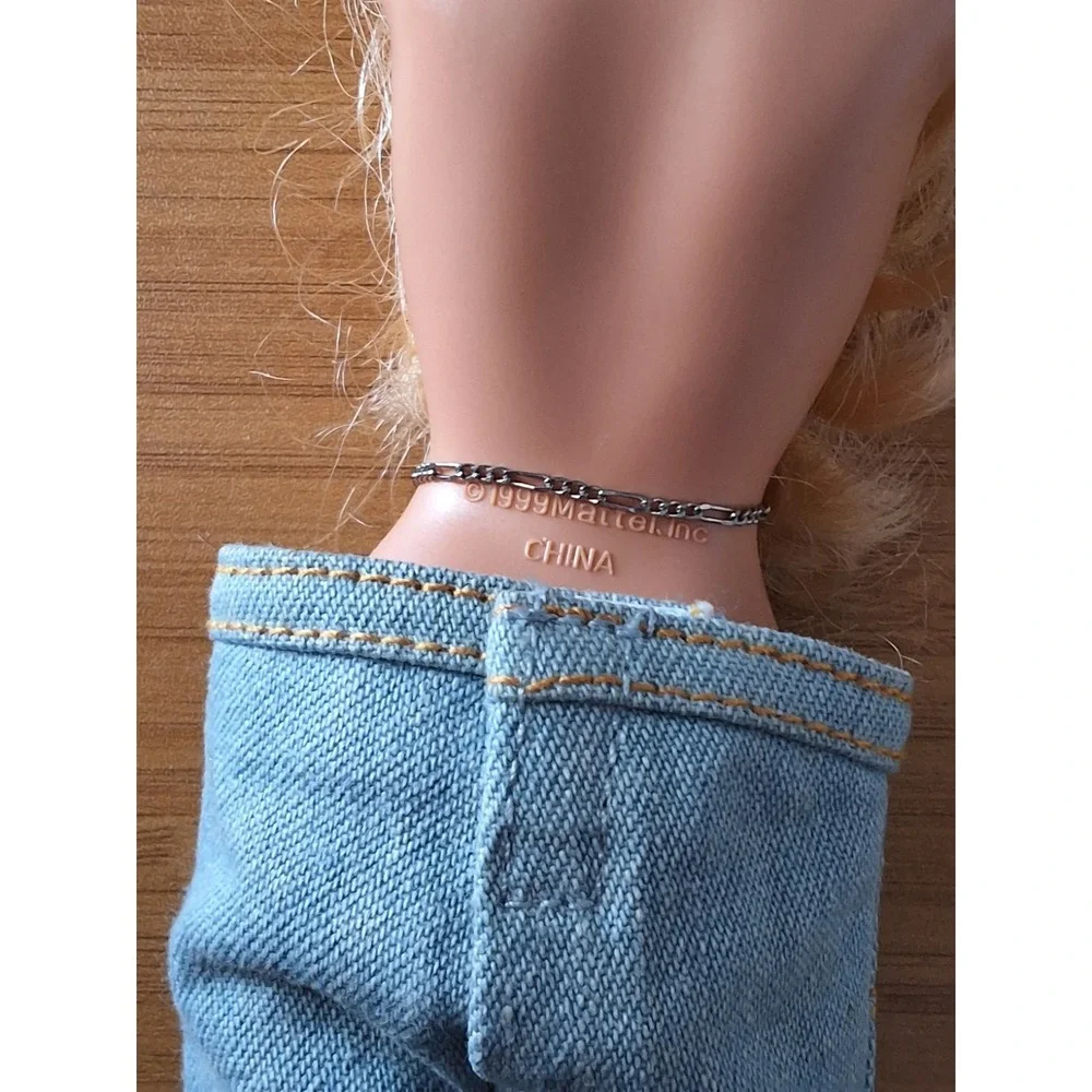 1999 Mattel Barbie Doll With Belly Chain. Comes With Outfit And Boots. Vintage